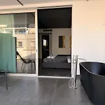Mari Luxury And Гостевой дом 4*