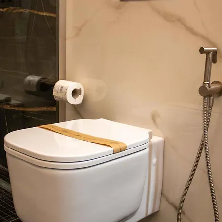 Mari Luxury And Bari